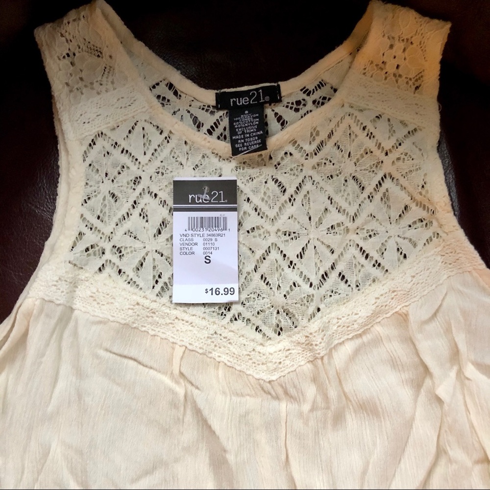 Laced shoulder tank. New with Tag